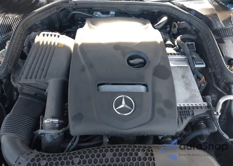 2018 Mercedes-Benz C 300 z USA, uszkodzony, nr VIN 55SWF4JB7JU275785